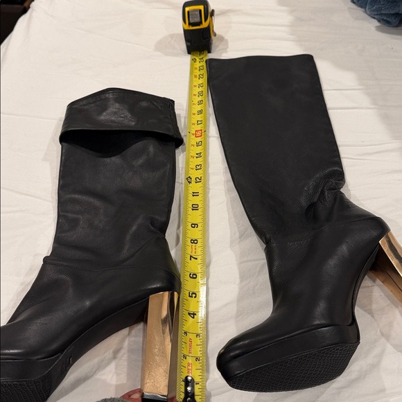 Stuart Weitzman Black leather Over-The-Knee Boots with Gold Block Heel - Picture 12 of 12